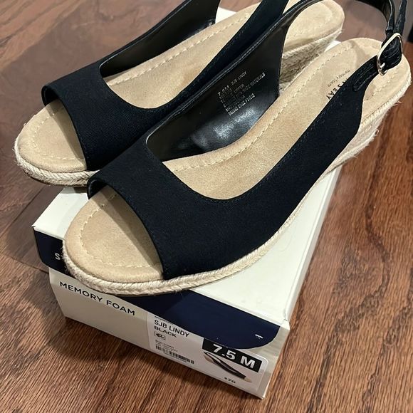 Open Toe Wedge Sandals. Size:7.5 - Picture 3 of 6